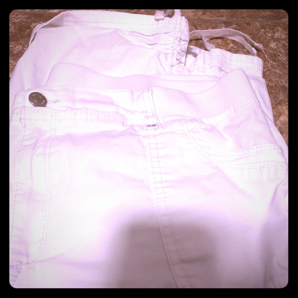 White tie capris